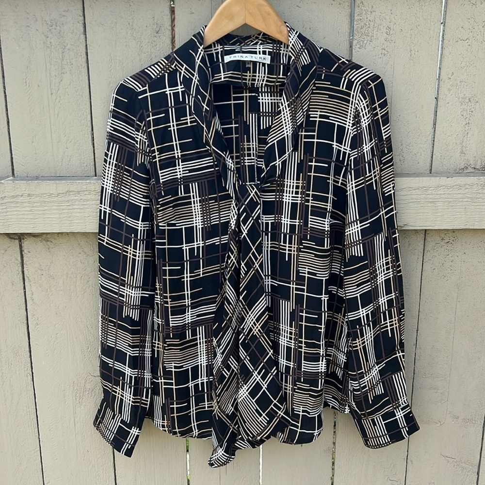 Trina Turk Silk Blouse Geometric Career Wear Business Casual Quiet Luxury Sz 6